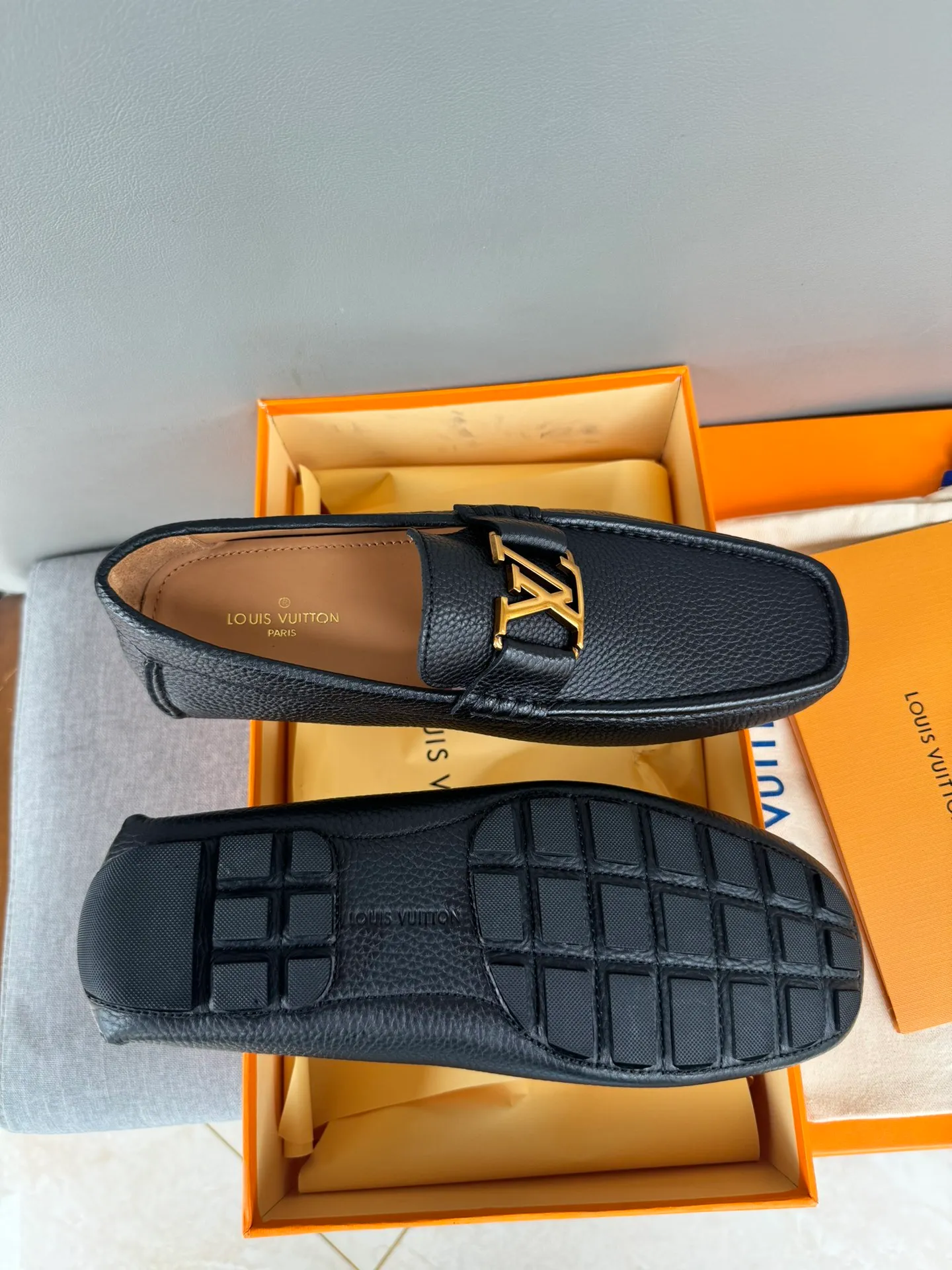 Batch 740💰[strong][strong][strong] Original order quality, new models at the counter, LV Louis Vuitton counter new models, handmade men's driving shoes, bean shoes, slip-on shoes, lazy shoes, exquisite hand-stitching, workmanship details comparable to the counters, Italian imported pebbled cowhide, water-dyed cowhide lining, sweat-absorbent and deodorant, black, 39-44 in large quantities in stock (38, 45 custom-made)